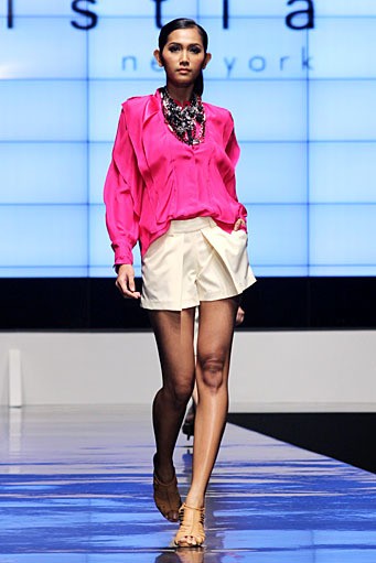 Ardistia Dwiasri New York International Flair, Jakarta Convention Center (JCC). Indonesia Fashion Week 2012 (Photo by Mohammad Abduh/Wolipop)