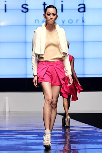 Ardistia Dwiasri New York International Flair, Jakarta Convention Center (JCC). Indonesia Fashion Week 2012 (Photo by Mohammad Abduh/Wolipop)