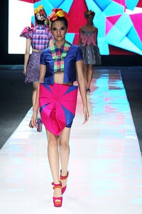 Lenny Agustin Paper Garden. Jakarta Fashion Week 2013 at Plaza Senayan. Jakarta. [Foto: Mohammad Abduh/Wolipop]