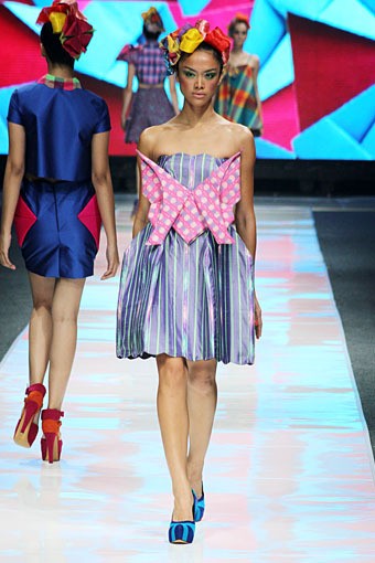 Lenny Agustin Paper Garden. Jakarta Fashion Week 2013 at Plaza Senayan. Jakarta. [Foto: Mohammad Abduh/Wolipop]