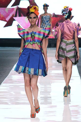 Lenny Agustin Paper Garden. Jakarta Fashion Week 2013 at Plaza Senayan. Jakarta. [Foto: Mohammad Abduh/Wolipop]