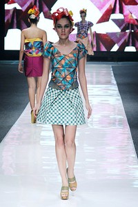 Lenny Agustin Paper Garden. Jakarta Fashion Week 2013 at Plaza Senayan. Jakarta. [Foto: Mohammad Abduh/Wolipop]