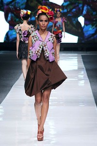 Lenny Agustin Paper Garden. Jakarta Fashion Week 2013 at Plaza Senayan. Jakarta. [Foto: Mohammad Abduh/Wolipop]