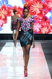 Lenny Agustin Paper Garden. Jakarta Fashion Week 2013 at Plaza Senayan. Jakarta. [Foto: Mohammad Abduh/Wolipop]