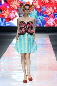Lenny Agustin Paper Garden. Jakarta Fashion Week 2013 at Plaza Senayan. Jakarta. [Foto: Mohammad Abduh/Wolipop]