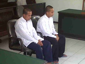 Rapikan Pohon Bambu Dipenjara, Ibu Terdakwa: Segera Keluarkan Munir!