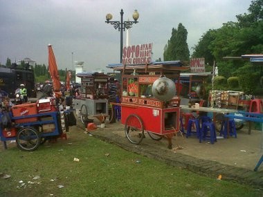 Unjuk Rasa dan Rezeki di Baliknya