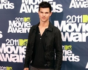 Taylor Lautner Takut Punya Pacar