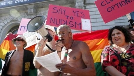 Protes Larangan Bugil, Demonstran San Francisco Buka Baju