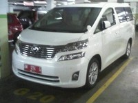 Belum pernah terlihat mobil Alphard Vellfire yang menjadi mobil dinas Pegawai Negeri Sipil.Dulu sempat ada seorang menteri keuangan yang menggunakan Alphard, tetapi itu pun karena mobil pribadi, bukan mobil dinas.(Foto: Pembaca)