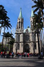 Eksotisme Ala Sao Paulo di Hari Minggu