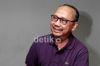 Namun, Ebiet sendiri belum bisa memastikan kapan album baru dengan semua lagu baru itu akan dirilis.