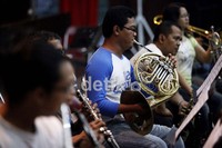 Suasana latihan konser Pagelaran Spektakuler Karya Anak Bangsa di Gedung Nyi Ageng Serang, Kuningan, Jakarta, Selasa (20/11/2012).