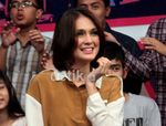 Wajah Sumringah Luna Maya