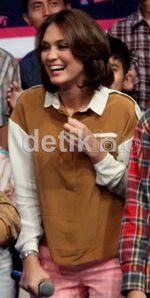 Wajah Sumringah Luna Maya