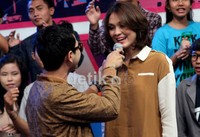 Raffi dan Luna menyanyi. Gus Mun/detikHOT.