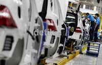 M-Class yang dirakit di pabrik Mercy Wanaherang, Bogor, Jawa Barat, ini akan mulai dipasarkan untuk konsumen Indonesia pada awal tahun depan.