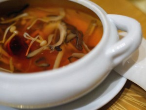 Halalkah Sup Ikan Hiu dan Menu Berbahan Daging reptil?