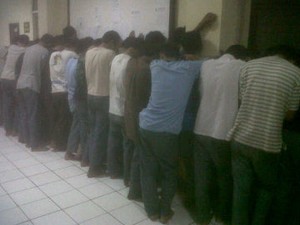 Selain Bajak Bus, Siswa SMK Grafika Rusak Rumah Warga & Minum Miras