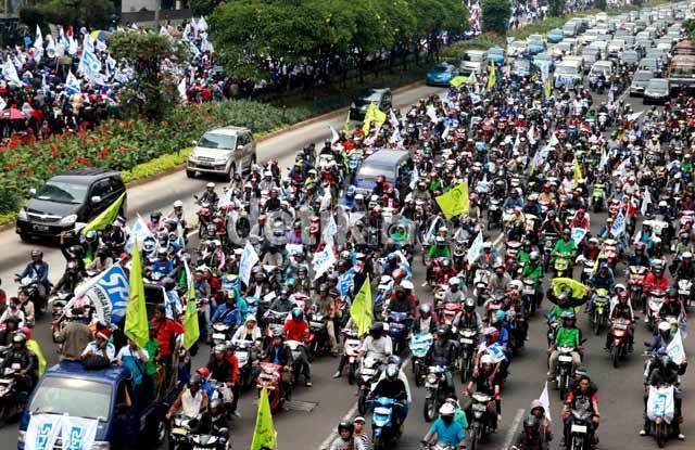  20 Ribu Buruh Unjuk Rasa, 5 Ribu Brimob Disiagakan
