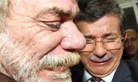 Kunjungi Gaza, Menlu Turki Terisak-isak