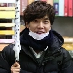 Lee Seung Gi Belum Berencana Kembali ke Variety Show