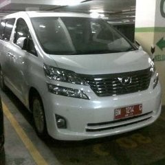 Di Riau, Pejabat Sudah Biasa Pakai Mobil Mewah
