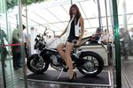 Wanita Seksi Tergoda MV Agusta Brutale 675