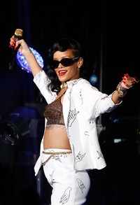 Rihanna sukses menggelar konsernya yang bertajuk 777 pada Senin (19/11/2012) di London, Inggris. Simone Joyner/Getty Images.