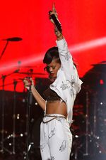 Konser Penuh Enerji 777 Rihanna