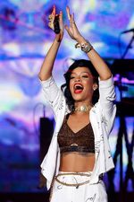 Konser Penuh Enerji 777 Rihanna