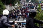 Ratusan Buruh Anti UU BPJS Demo DPR