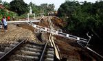 Tanah Longsor, Rel KA Ambles di Cilebut