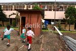 Atap SDN 02 Cijantung Mulai Diperbaiki