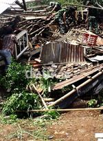 Evakuasi Rumah Korban Tanah Longsor