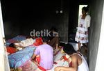 Korban Tanah Longsor Cilebut Mengungsi