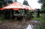 Korban Tanah Longsor Cilebut Mengungsi
