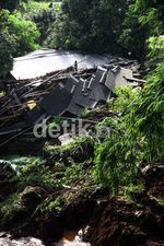 Puluhan Rumah di Cilebut Tertimbun Longsor