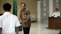 Anggota DPR Fraksi PDIP dari Komisi X, I Wayan Koster membantah menerima uang terkait kasus dugaan korupsi proyek Wisma Atlet di Kemenpora dari Grup Permai.