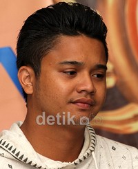 Derby berpose saat ditemui di Blacksteer Resto, Permata Hijau, Jakarta Selatan, Kamis (22/11) sore. Gusmun/detikHot.