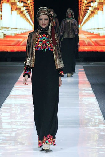 Puan by Defrico Audy Tribal Culture. Jakarta Fashion Week 2013 at Plaza Senayan. Jakarta. [Foto: Mohammad Abduh/Wolipop]