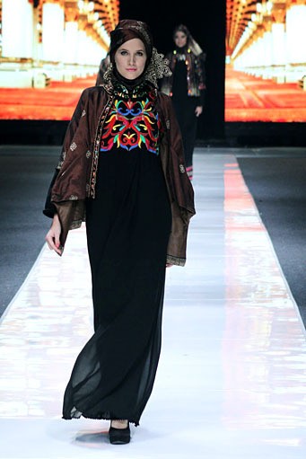 Puan by Defrico Audy Tribal Culture. Jakarta Fashion Week 2013 at Plaza Senayan. Jakarta. [Foto: Mohammad Abduh/Wolipop]