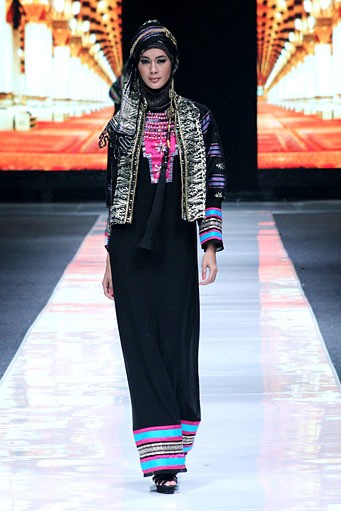 Puan by Defrico Audy Tribal Culture. Jakarta Fashion Week 2013 at Plaza Senayan. Jakarta. [Foto: Mohammad Abduh/Wolipop]