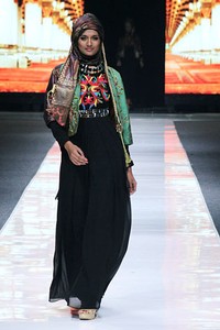 Puan by Defrico Audy Tribal Culture. Jakarta Fashion Week 2013 at Plaza Senayan. Jakarta. [Foto: Mohammad Abduh/Wolipop]