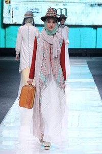Nuniek Mawardi Ne(w) Verland. Jakarta Fashion Week 2013 at Plaza Senayan. Jakarta. [Foto: Mohammad Abduh/Wolipop]