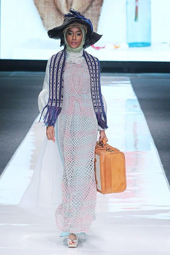 Nuniek Mawardi Ne(w) Verland. Jakarta Fashion Week 2013 at Plaza Senayan. Jakarta. [Foto: Mohammad Abduh/Wolipop]