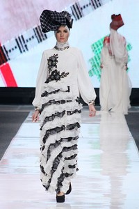 Adhie & Alie Lipa SaBe to Mandar. Jakarta Fashion Week 2013 at Plaza Senayan. Jakarta. [Foto: Mohammad Abduh/Wolipop]