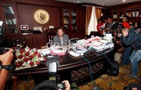 Mahfud MD mengklarifikasi berbagai pemberitaan terkait rencana pengunduran dirinya dari jabatan Ketua MK.