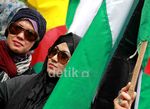 Wajah-wajah Cantik Nyempil di Pendemo Anti AS