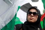 Wajah-wajah Cantik Nyempil di Pendemo Anti AS